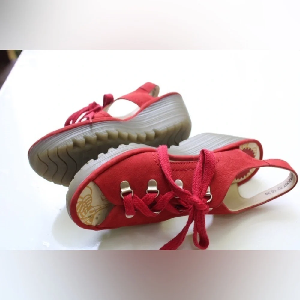 Fly London Ylfa wedges